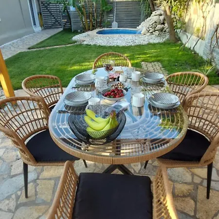 Kontes Kefalonia *